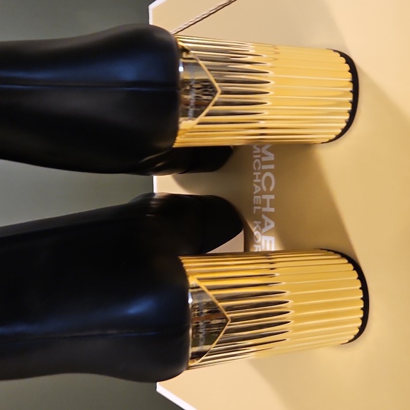 Michael Kors Elegant Black Women's Boots - Picture 5 of 7